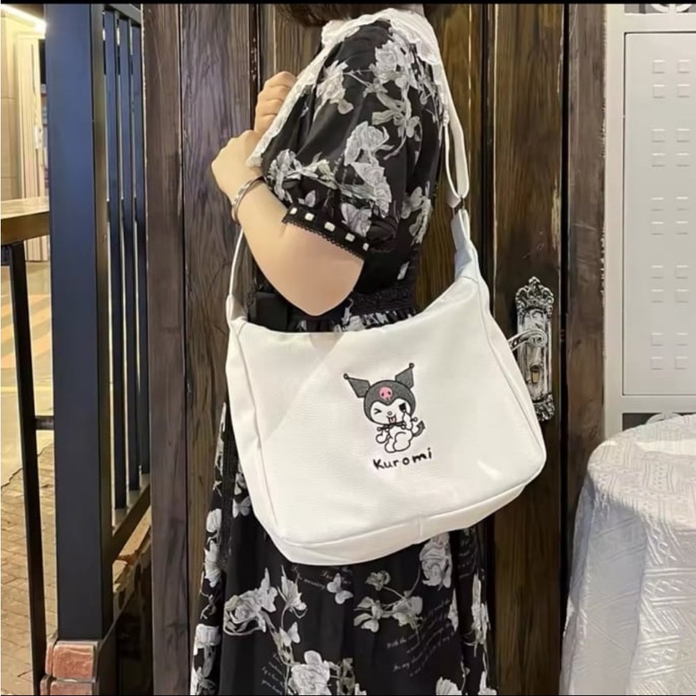 NEW SANRIO KUROMI CROSSBODY BAG WHITE